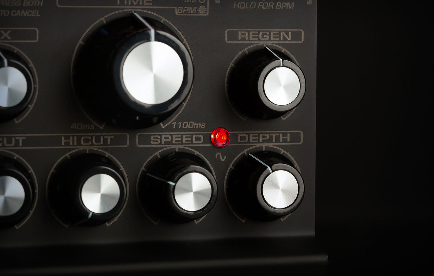 Suhr Dark Discovery Analog Delay Pedal, Black Edition