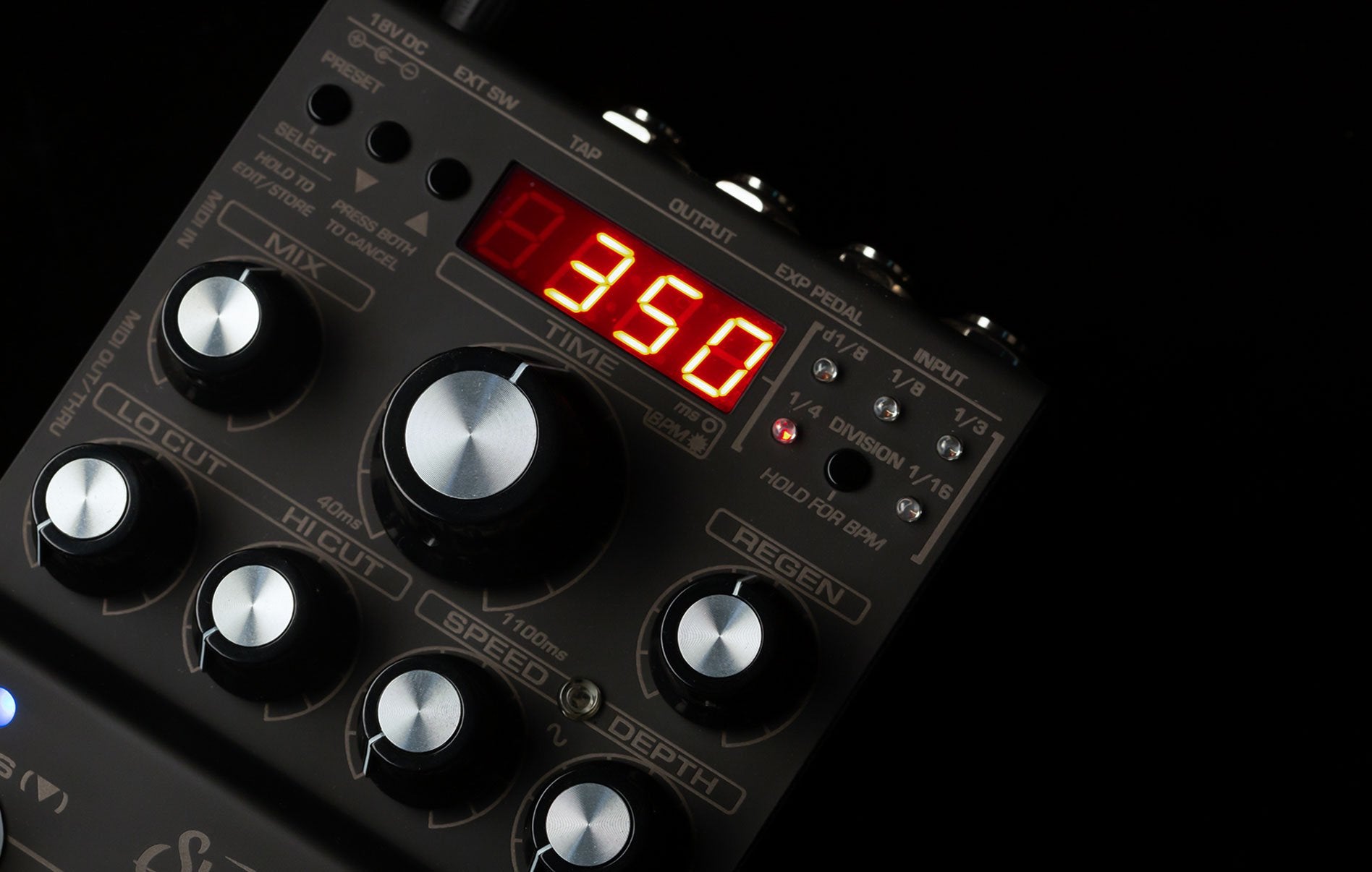 delay pedal with bpm display Suhr Dark Discovery Analog Delay Pedal Black Edition