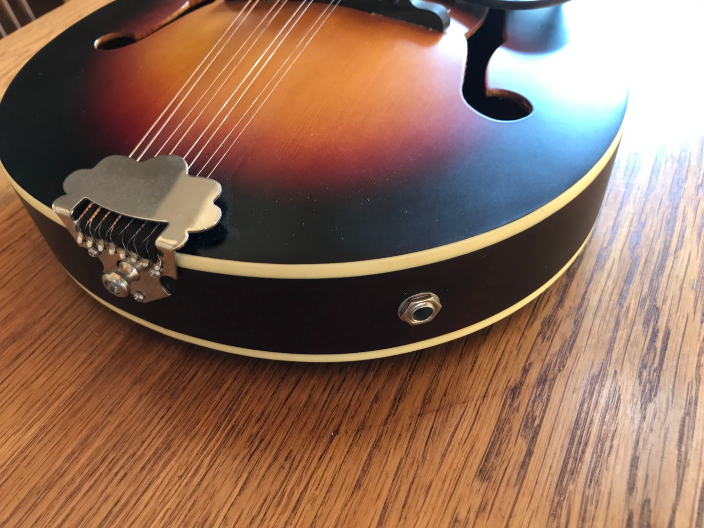 Mandolin (Gretsch Roots) New Yorker Deluxe Mandolin A/E 3 Tone Sunburst
