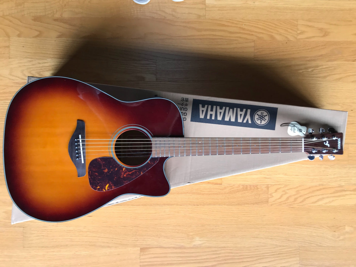 Yamaha FGX700SC Brown Sunburst Acoustic Guitar Folk Cutaway Ac/El, System 55T,